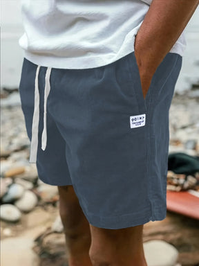 Scopri lo stile senza sforzo e il comfort che dura tutto il giorno con gli Shorts in Poliestere Velouré™!